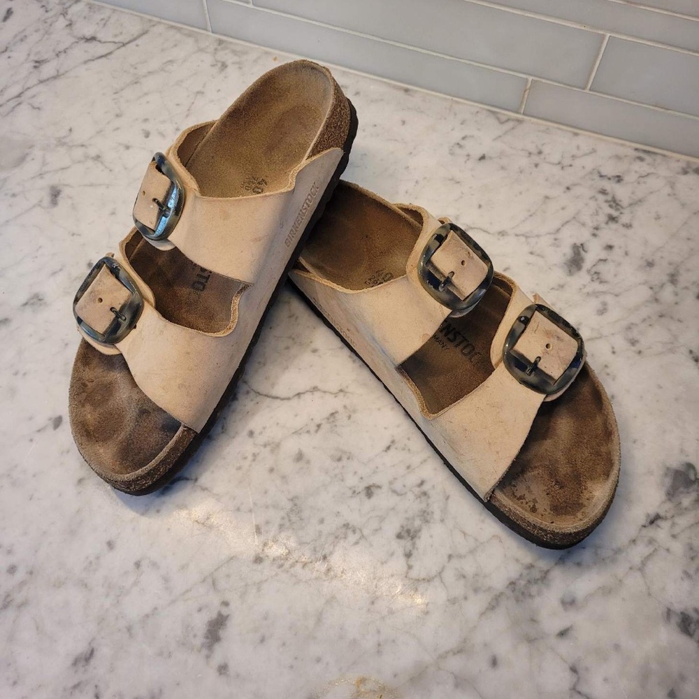 Birkenstocks women's Arizona Big Buckle Size 40, US 10